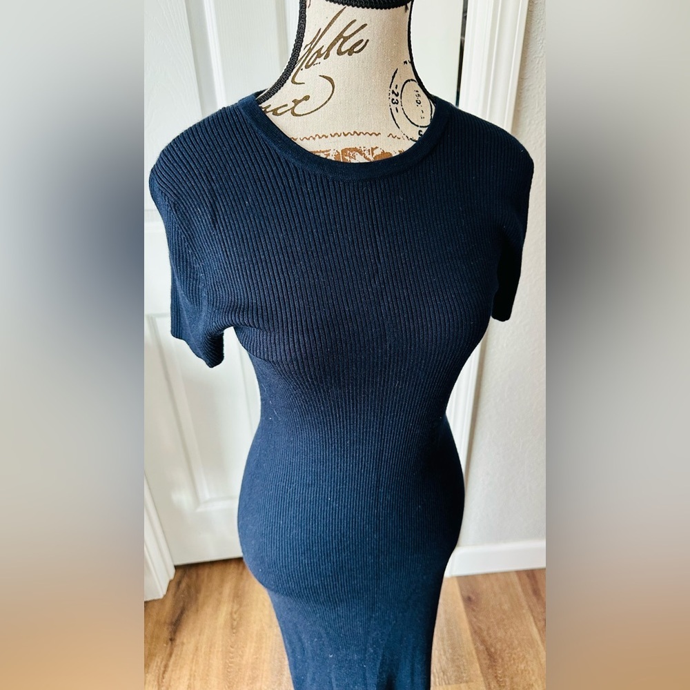 Short Sleeve Midi Sweater Dress - Picture 6 of 10